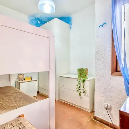 דירה 6 Beds In Marinella With Private Equipped Veranda גולפו אראנצ'י