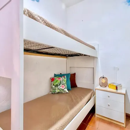 아파트 6 Beds In Marinella With Private Equipped Veranda *